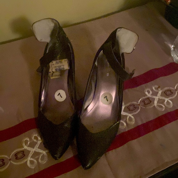 Calvin Klein Shoes - Women 2 inches pumps